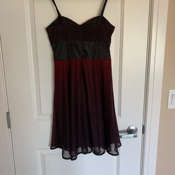 Laura P. Formal/Prom , Burgundy,Mini Dress,Size 4P - Picture 3 of 7